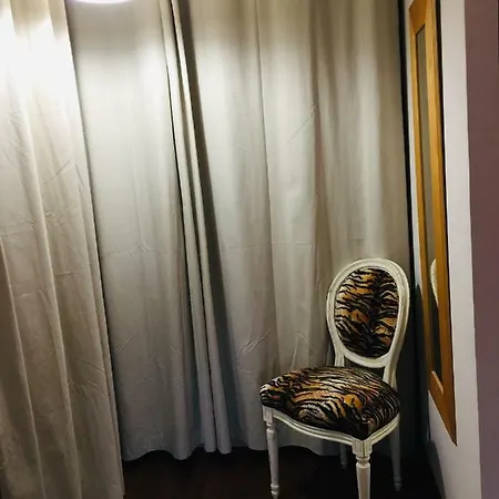 Sweethome Alloggio in famiglia La Celle-Saint-Cloud
