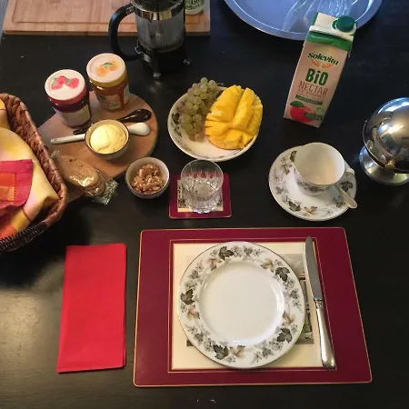 Sweethome Alloggio in famiglia La Celle-Saint-Cloud
